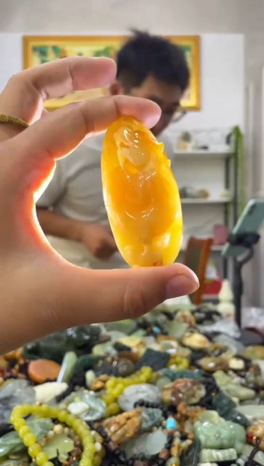 未镶嵌岫玉吊坠