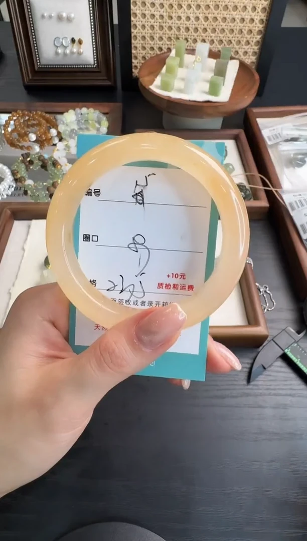 未镶嵌手镯石英质玉15