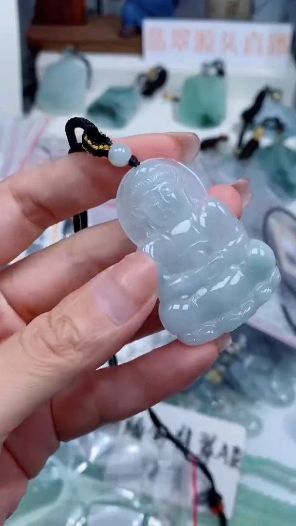 颈饰未镶嵌翡翠吊坠