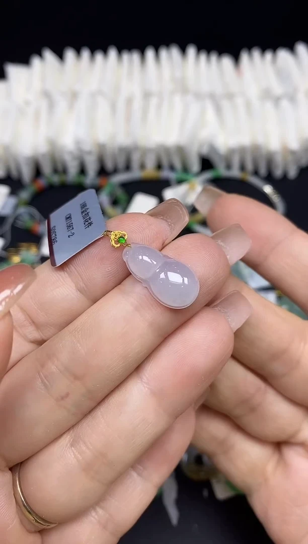 吊坠(不含链)18K金镶嵌翡翠葫芦18K金扣镶嵌@@CMT1567-2