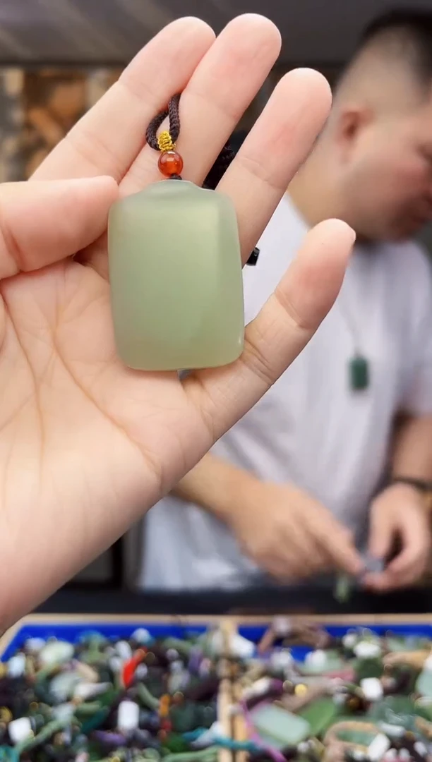 和田玉未镶嵌挂件拍一发一