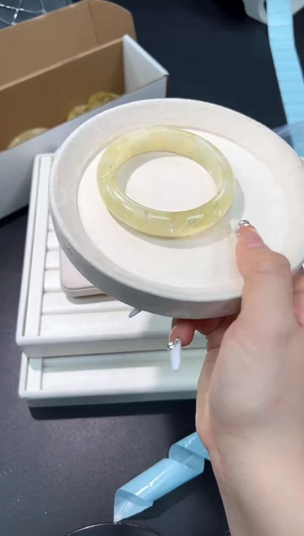 水晶手镯未镶嵌83g多样性发其一【1条】默认微瑕57