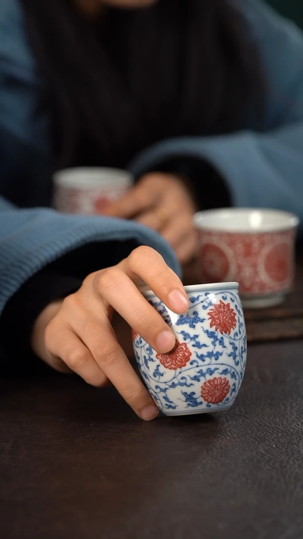 【闪购商品】杯贵红窑青花釉里红缠枝莲手握缸杯