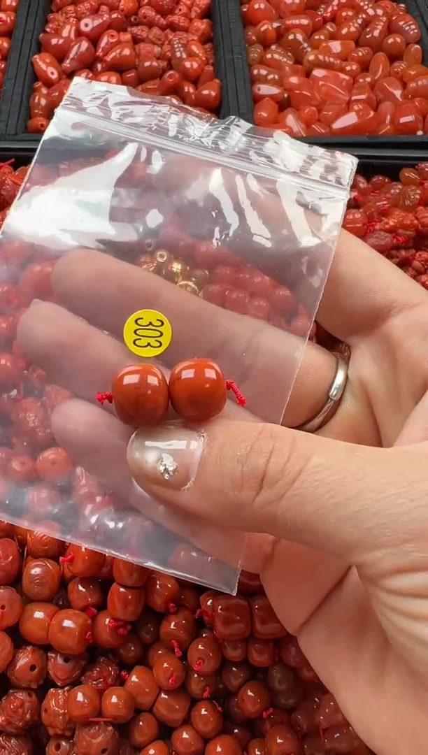 【闪购商品】南红玛瑙颈饰未镶嵌1