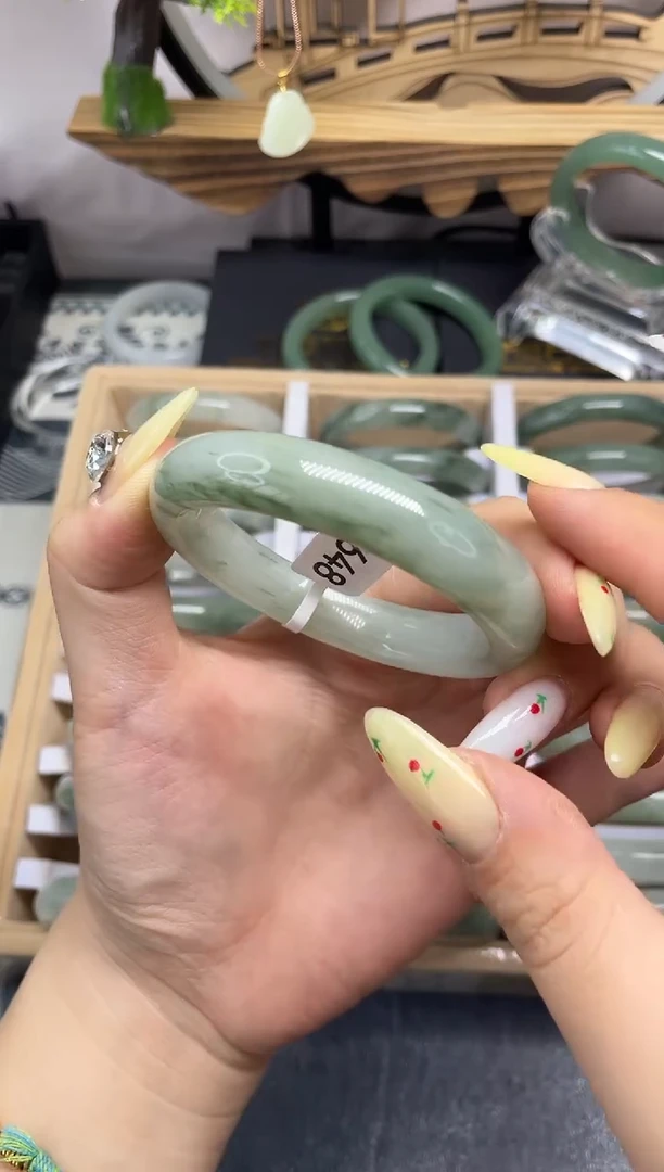 未镶嵌手镯石英质玉2648