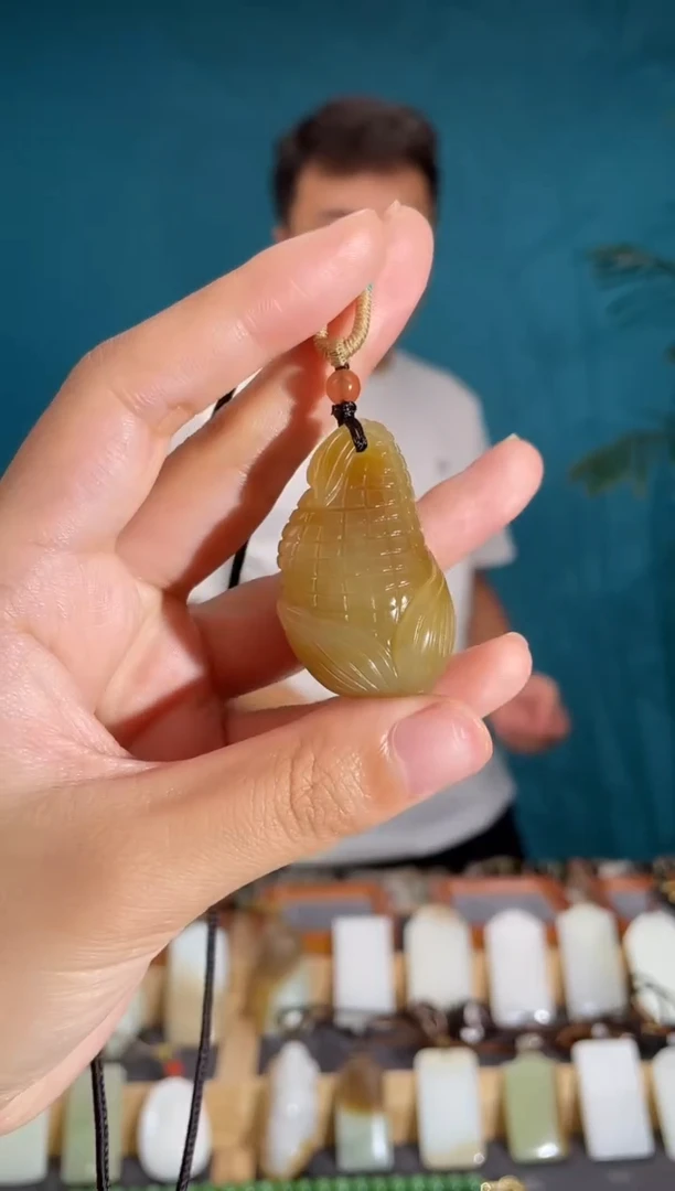 颈饰未镶嵌和田玉1