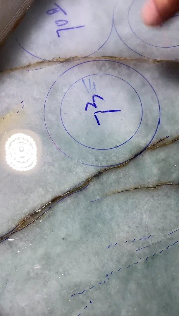 未镶嵌手镯定制翡翠风**?手镯