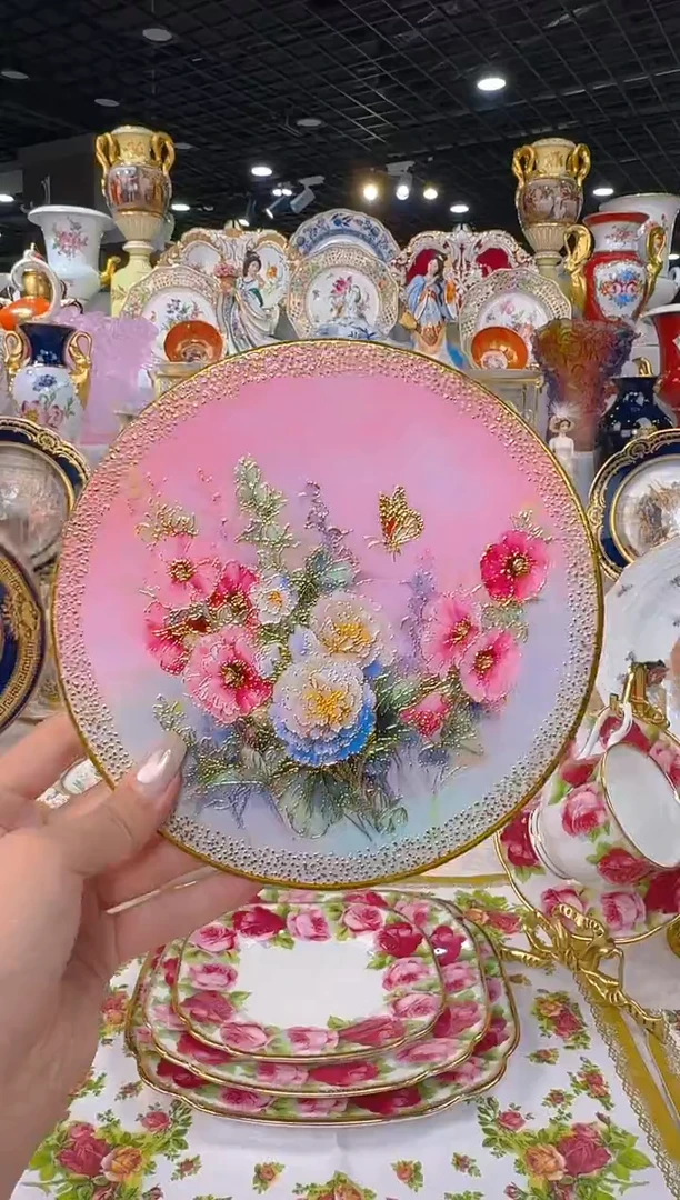 骨瓷娜娜中古器物如图所示49