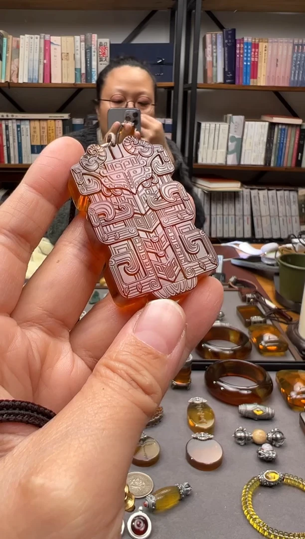 【闪购商品】琥珀颈饰未镶嵌仿古兽面纹吊坠