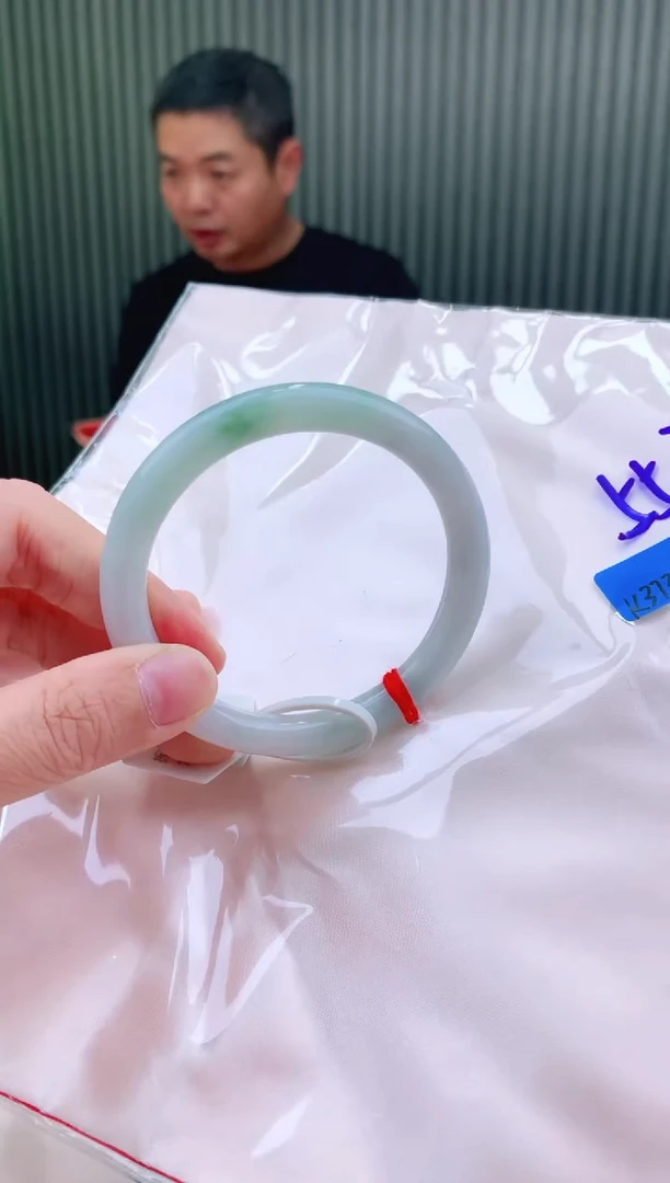 未镶嵌手镯翡翠55+