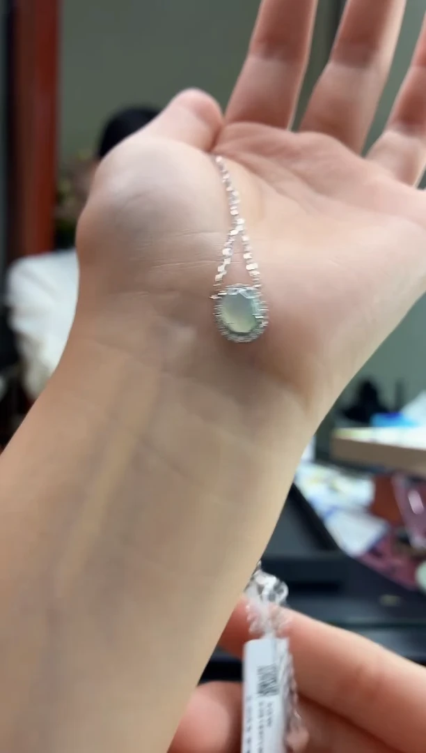 颈饰银S925镶嵌翡翠1111111