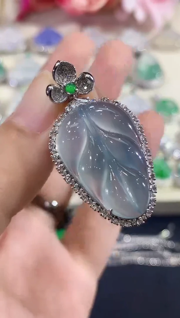 吊坠(不含链)18K金镶嵌翡翠B153