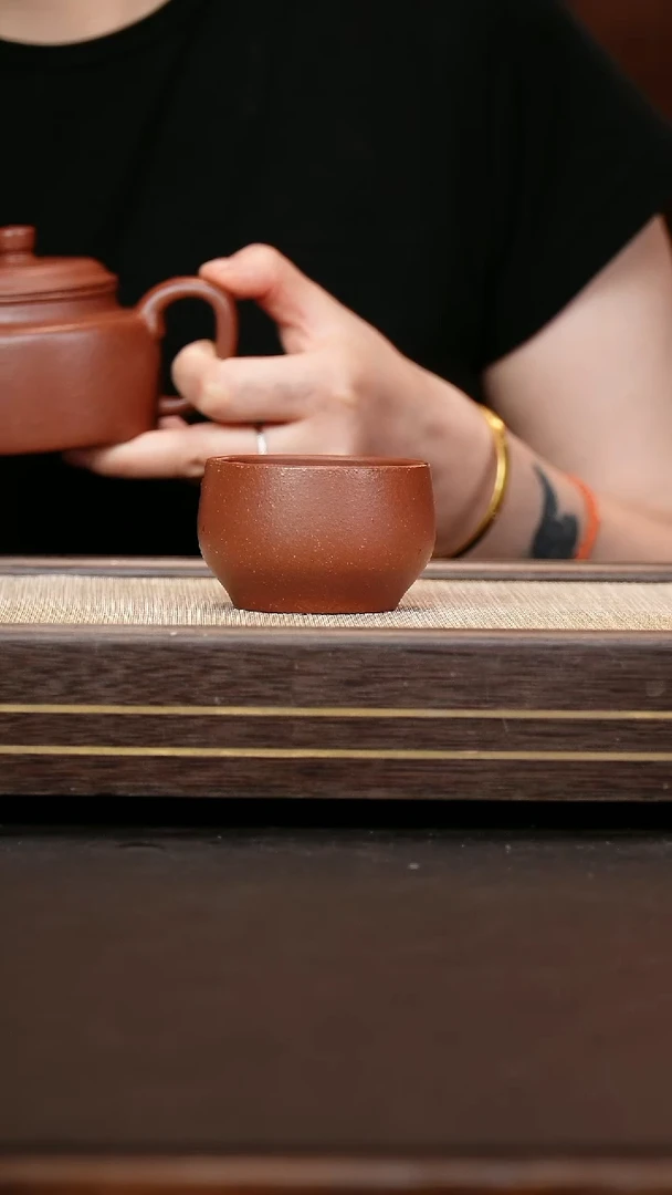茶壶紫砂红降坡  金箔杯