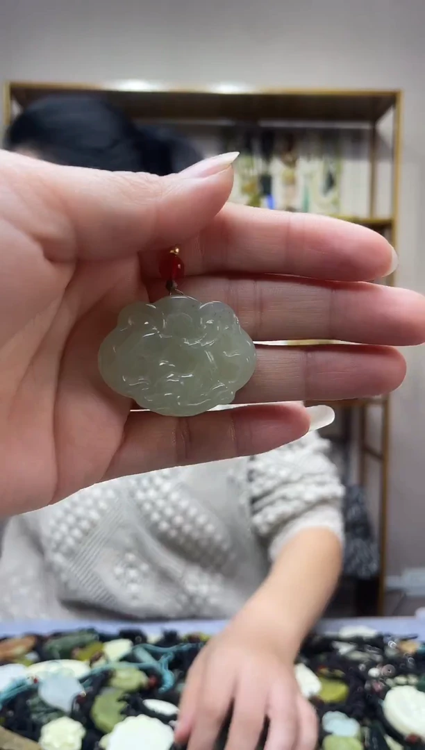 未镶嵌岫玉吊坠·