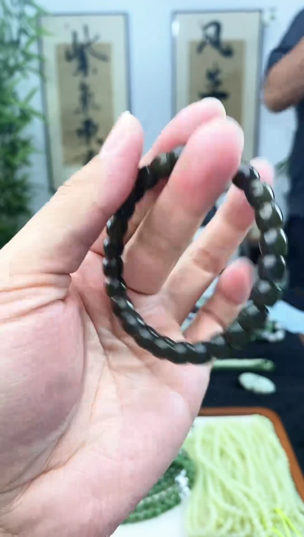 和田玉未镶嵌颈饰1