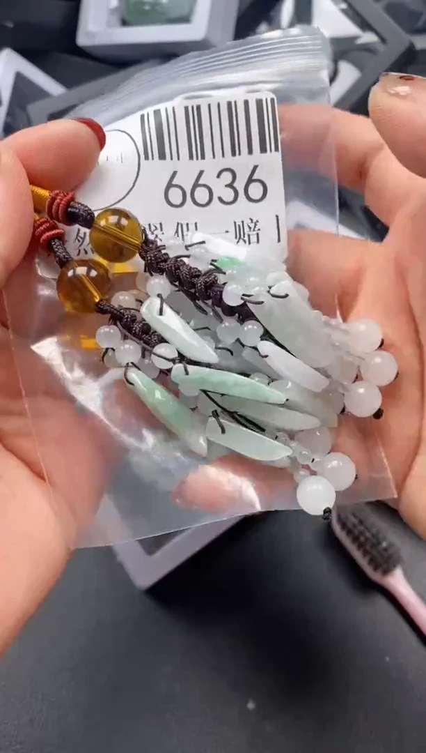 吊坠(不含链)未镶嵌翡翠6636