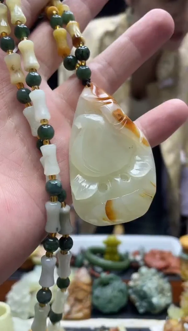 未镶嵌岫玉吊坠·