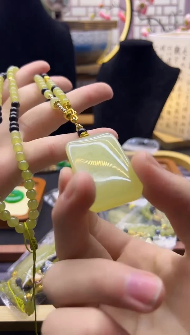 【闪购商品】和田玉颈饰14K金镶嵌X325