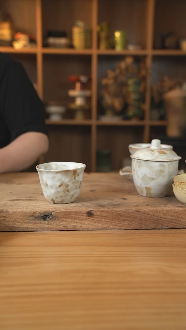 粉影系列的喇叭杯子