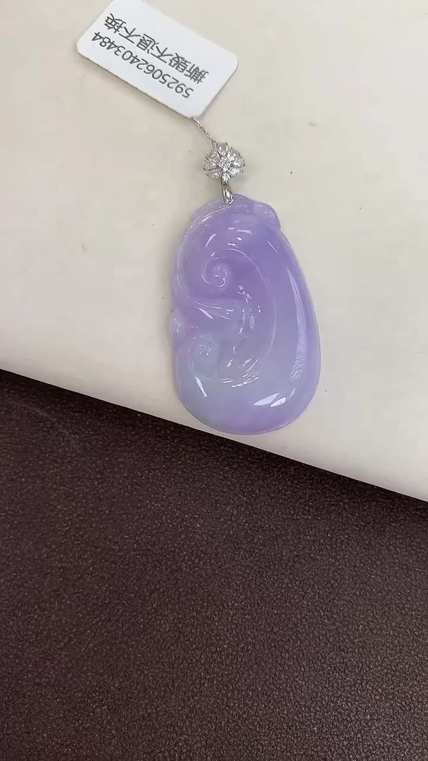 颈饰18K金镶嵌翡翠天然缅甸a货翡翠