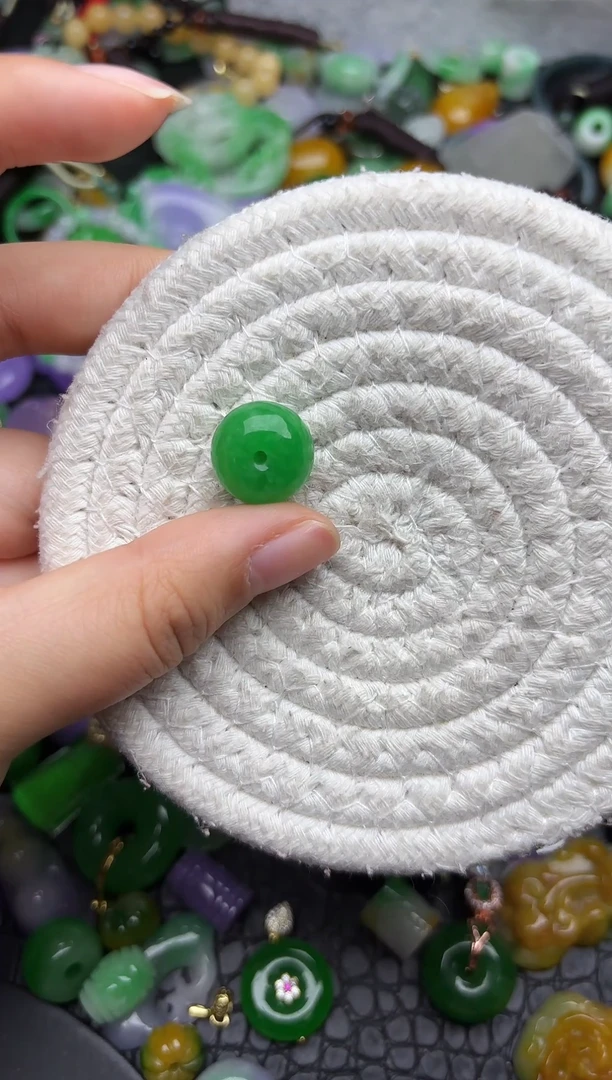 颈饰未镶嵌翡翠缅甸翡翠吊坠