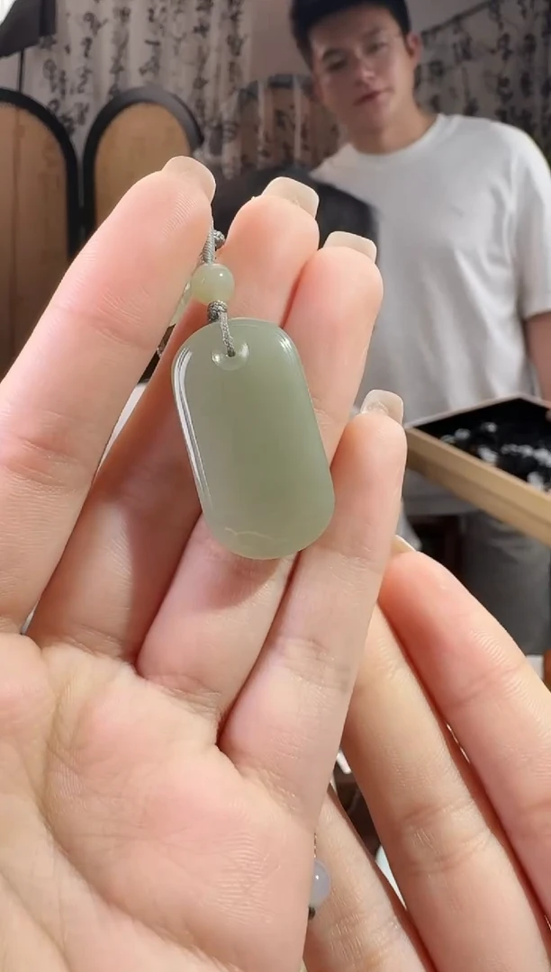 和田玉未镶嵌颈饰无事牌p