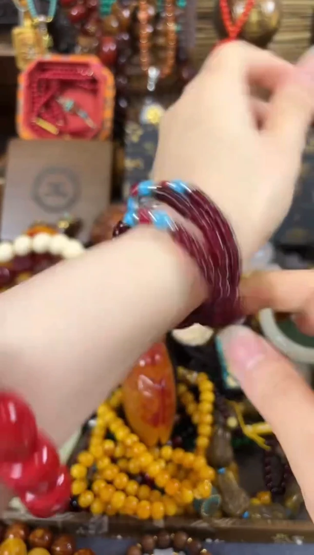 未镶嵌颈饰蜜蜡..................