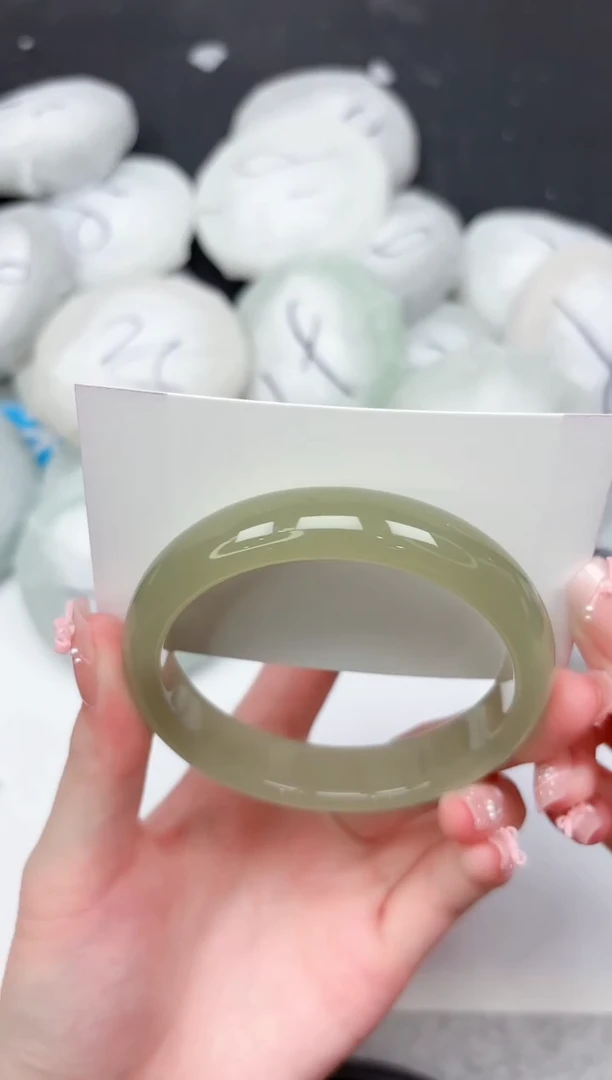 未镶嵌手镯石英质玉149-61.3