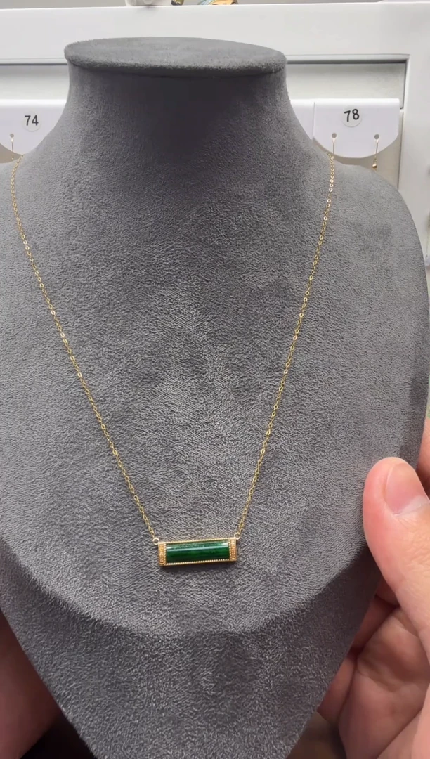项链18K金镶嵌翡翠缅甸天然翡翠a货