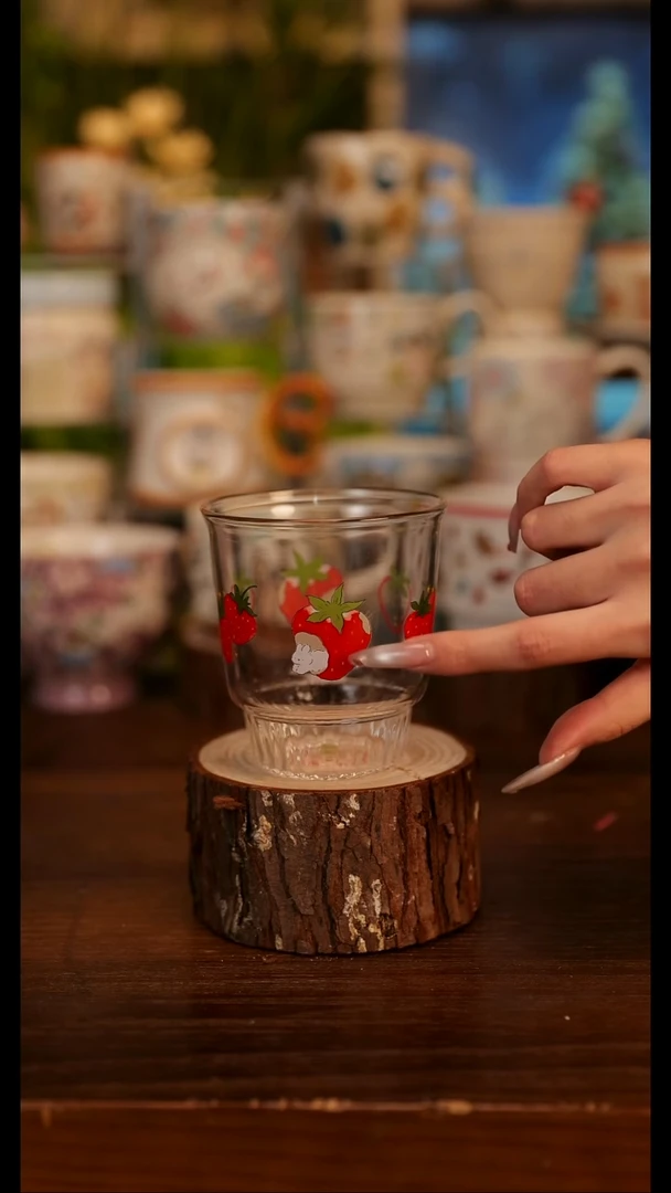 草莓玻璃杯