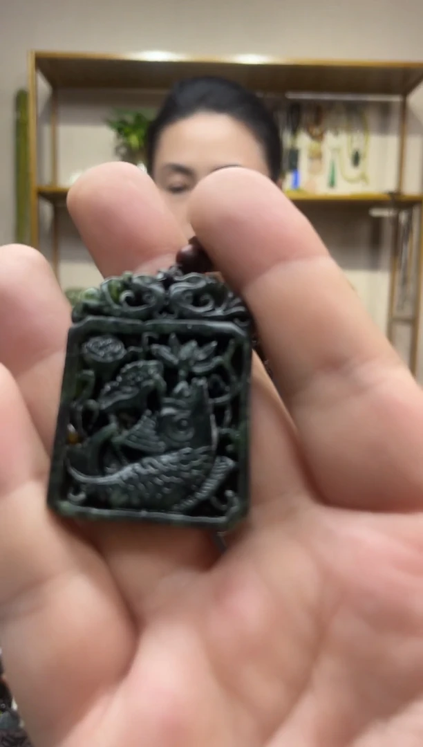 未镶嵌岫玉吊坠`