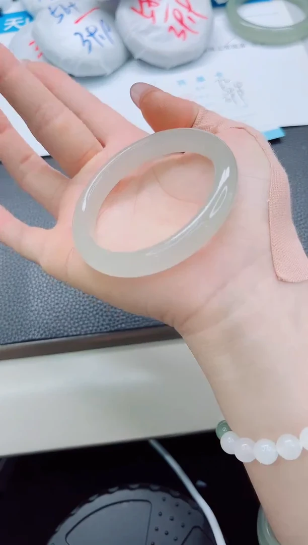 石英质玉手镯未镶嵌72-52.4