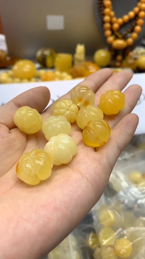 【闪购商品】未镶嵌琥珀珠宝奇石2840多样性发其一瑕疵介意别拍噢~