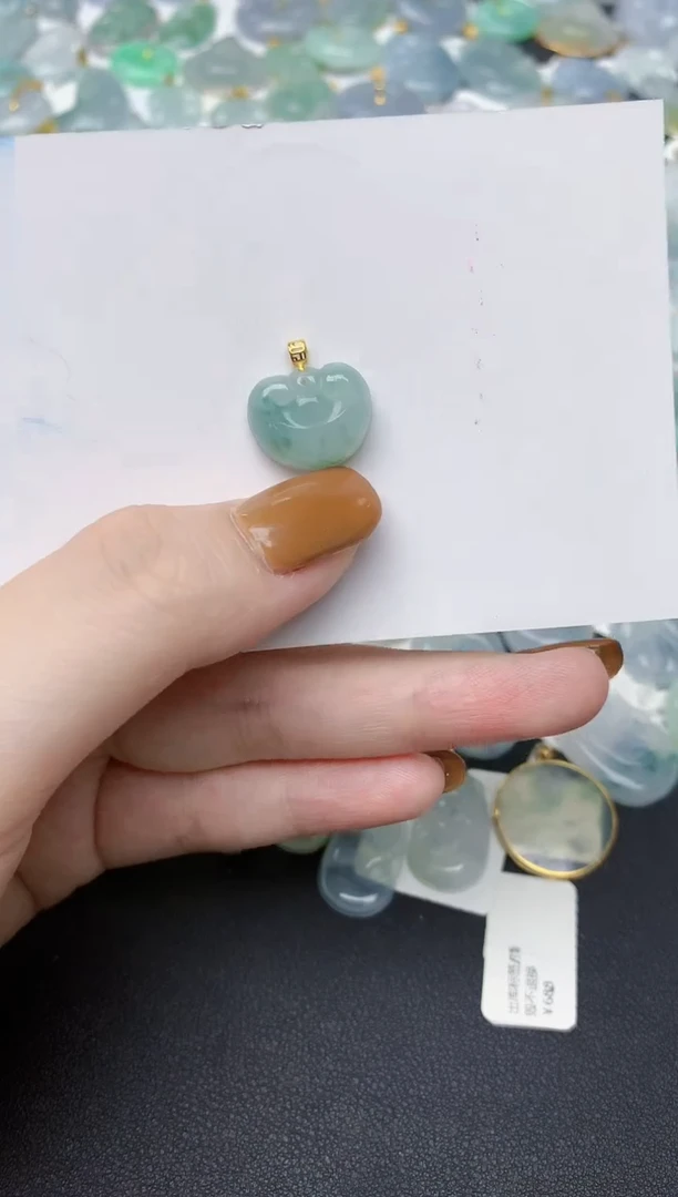 翡翠18K金镶嵌颈饰天然A货翡翠
