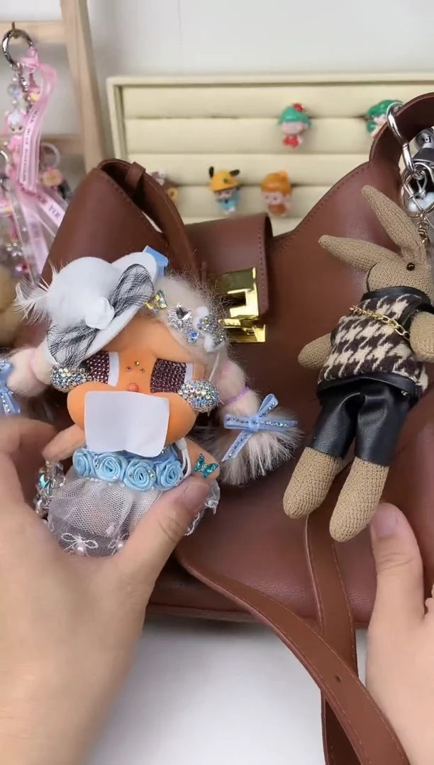 哭哭潮玩潮玩包包