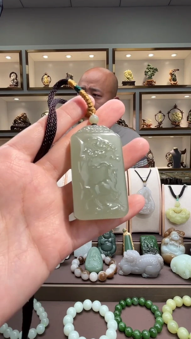 颈饰未镶嵌和田玉苏