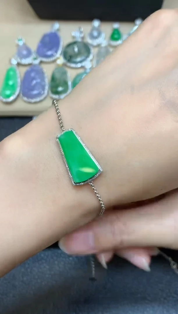 18K金镶嵌手链翡翠无事牌【无服务费