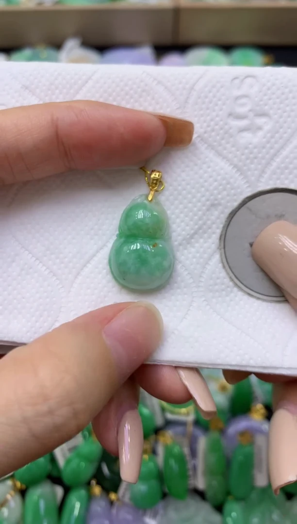 颈饰未镶嵌翡翠天然缅甸翡翠A货