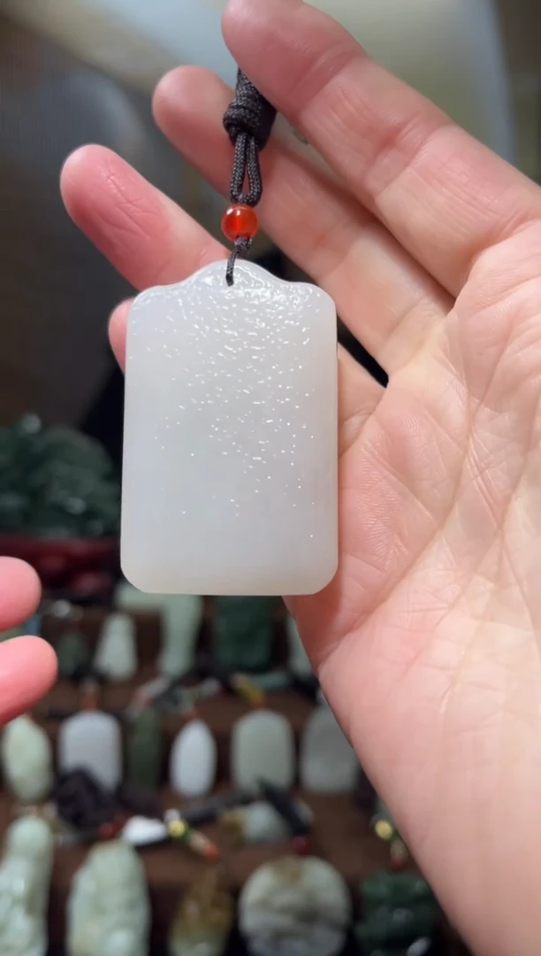 颈饰未镶嵌和田玉.