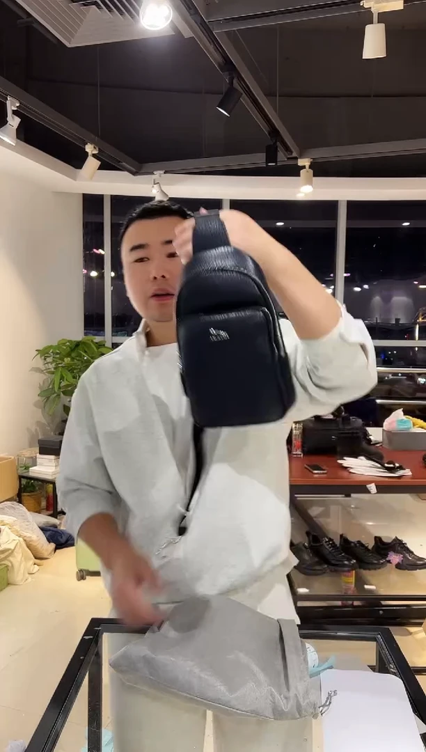 头层牛皮韩爵绅士包包皮具757