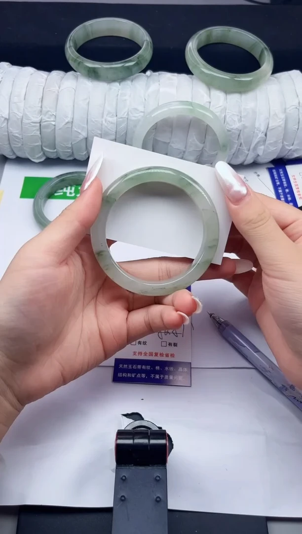 石英质玉手镯未镶嵌276-56/57