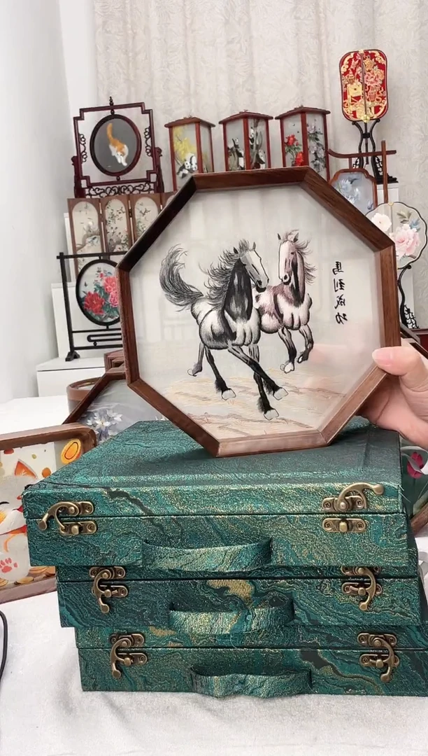 扇子苏绣作品手工摆台