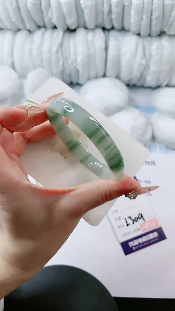 【闪购商品】石英质玉手镯未镶嵌多样性发货L309