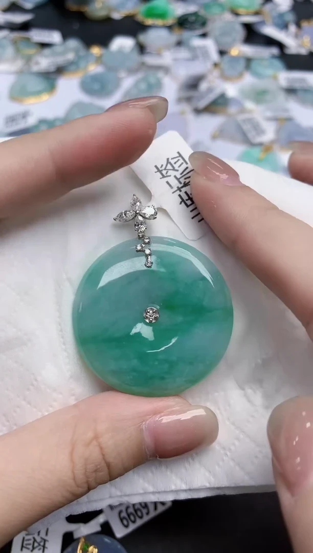 【闪购商品】翡翠颈饰18K金镶嵌天然缅甸翡翠A货