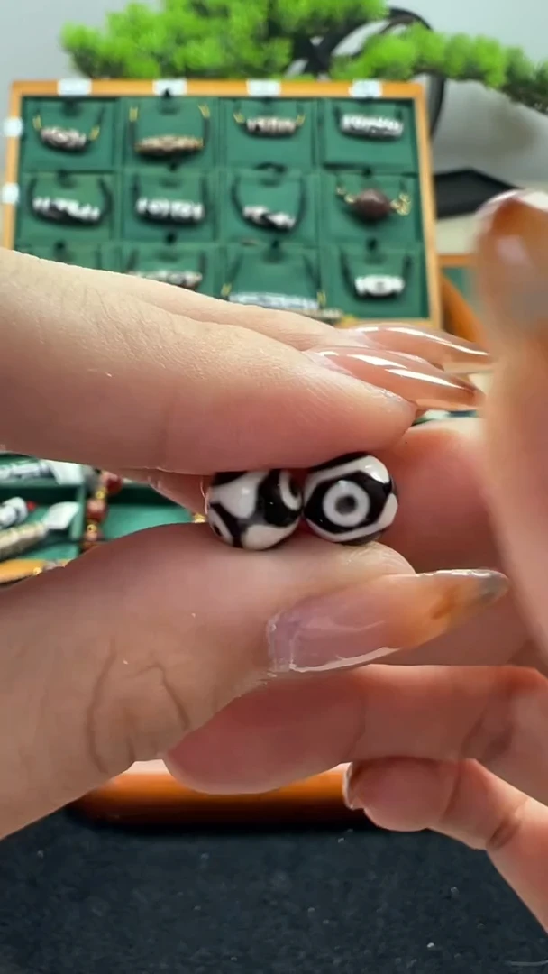 玛瑙/玉髓（覆膜）颈饰未镶嵌71.（微瑕随机发货）