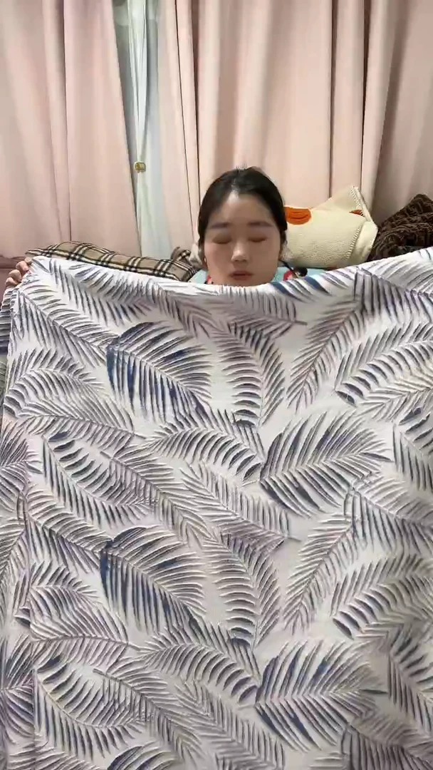 聚酯纤维2-2.3剪花羽毛-牛奶绒-瑕疵款