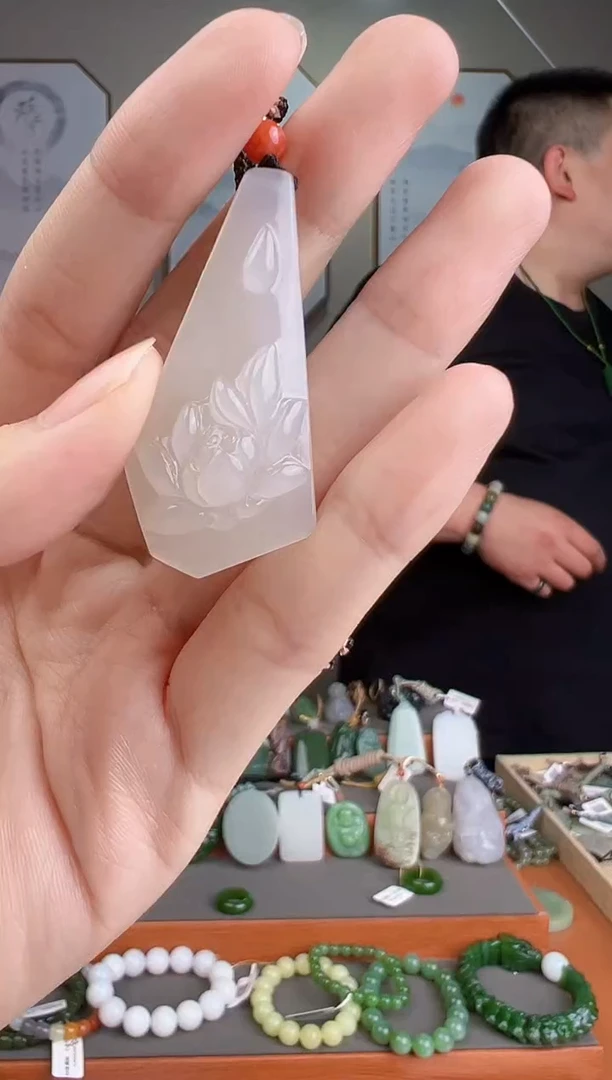 颈饰未镶嵌和田玉一物一证 拍一单发一个