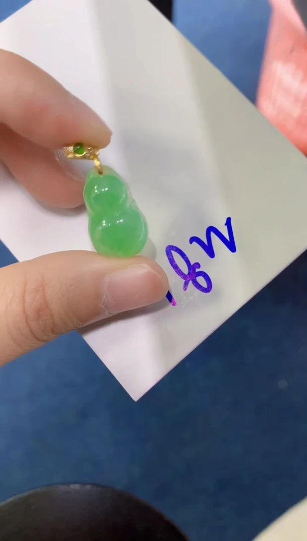 翡翠未镶嵌颈饰000000000