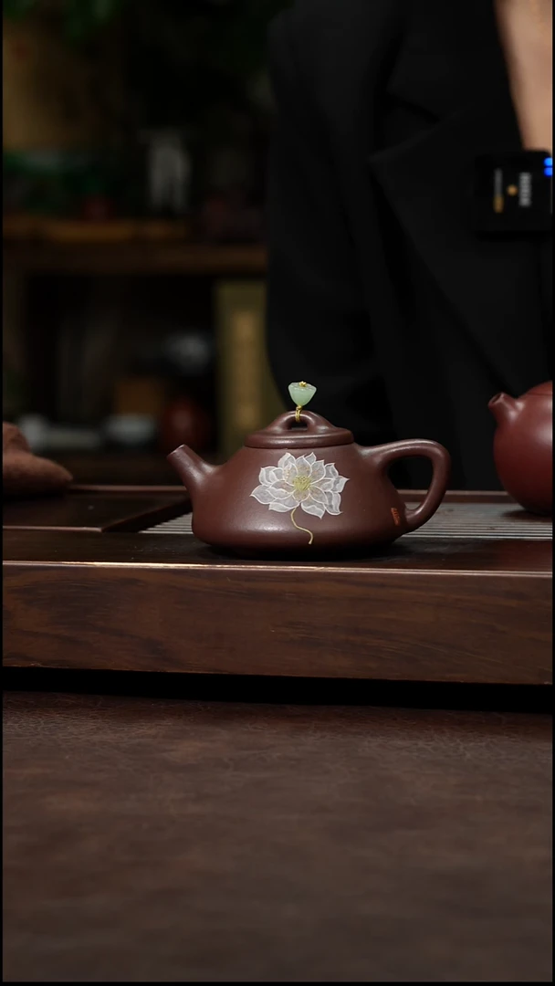 茶壶紫砂紫泥泥绘莲花子冶石瓢130cc左右