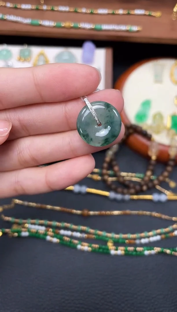 【闪购商品】翡翠吊坠(不含链)18K金镶嵌一个  JK601